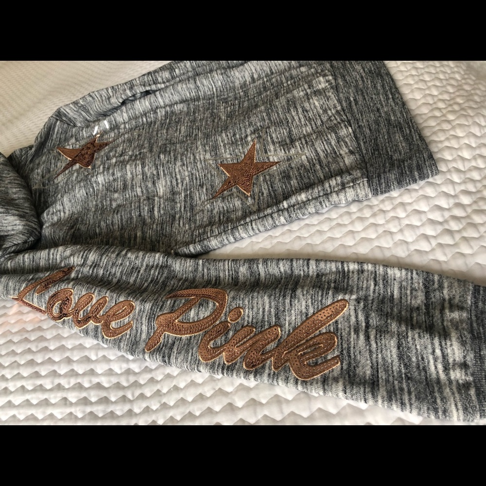 💗PINK VS 🌟Star Bling ✨Hoodie💗 - Picture 15 of 16